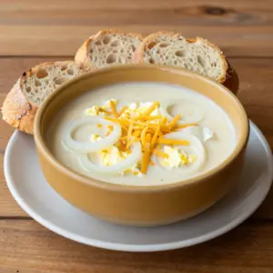 Nationalgericht Bolivien: Sopa de Ajo (Rezept)