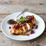 Nationalgericht Israel: Pomegranate Glazed Chicken (Rezept) Nationalgericht Israel: Pomegranate Glazed Chicken (Rezept)