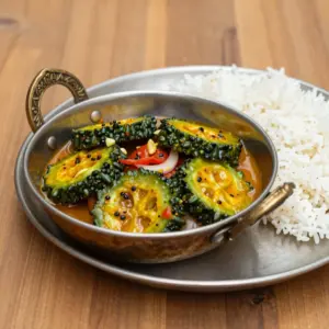 Nationalgericht Nepal: Karela Tarkari (Rezept)