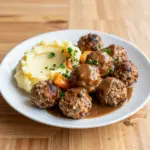 Nationalgericht Norwegen: Kjøttkaker med brun saus (Rezept)